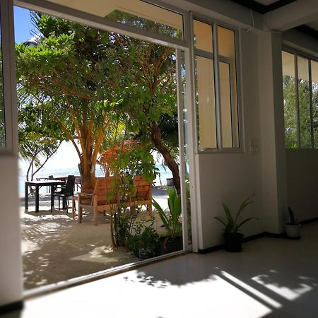 Crown Beach Hotel-Private Bikini Beach Dhiffushi Εξωτερικό φωτογραφία