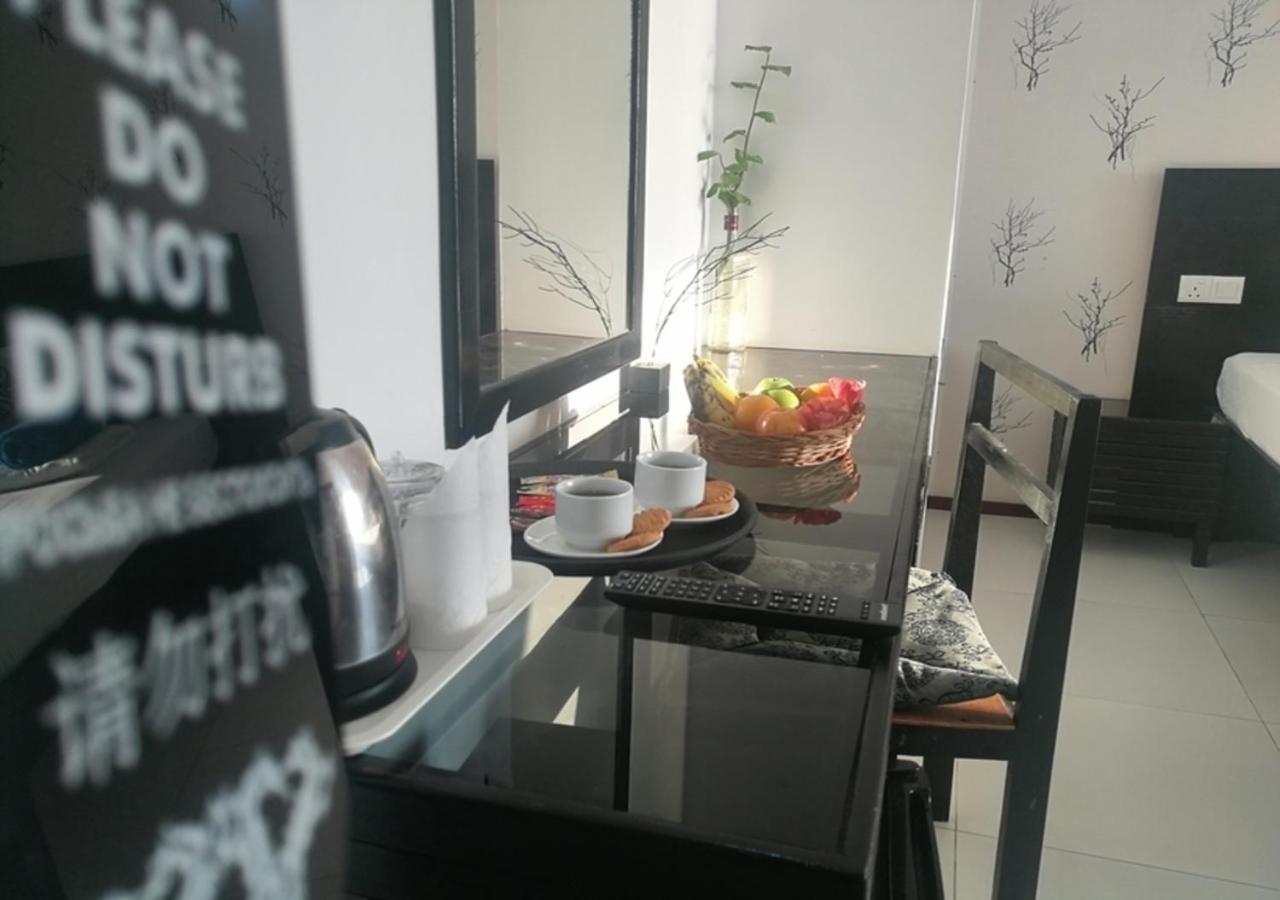 Crown Beach Hotel-Private Bikini Beach Dhiffushi Εξωτερικό φωτογραφία