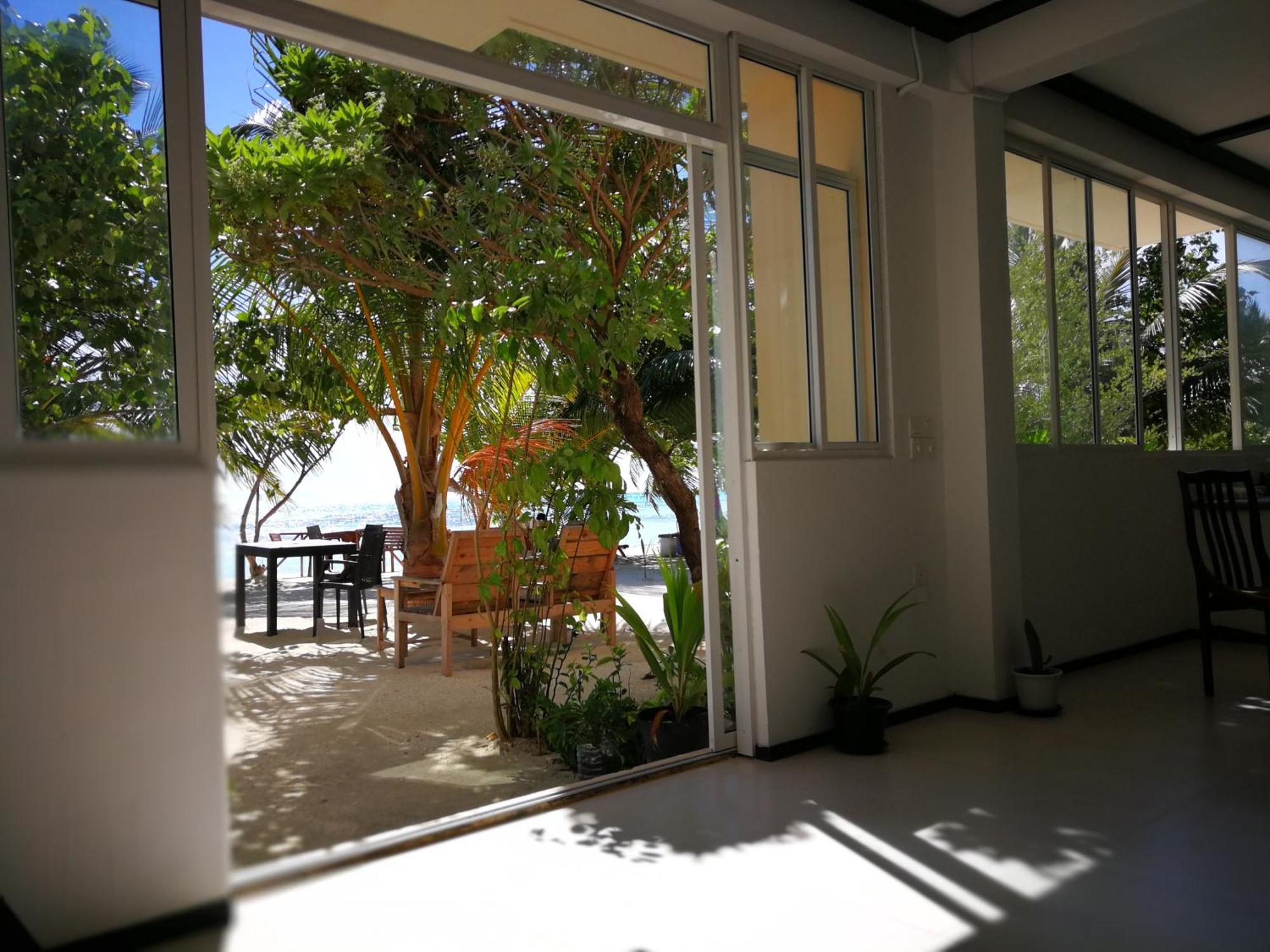 Crown Beach Hotel-Private Bikini Beach Dhiffushi Εξωτερικό φωτογραφία