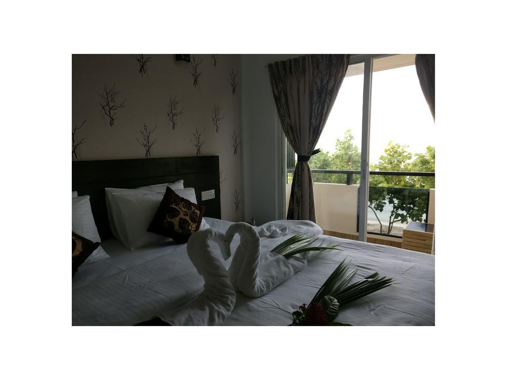Crown Beach Hotel-Private Bikini Beach Dhiffushi Εξωτερικό φωτογραφία