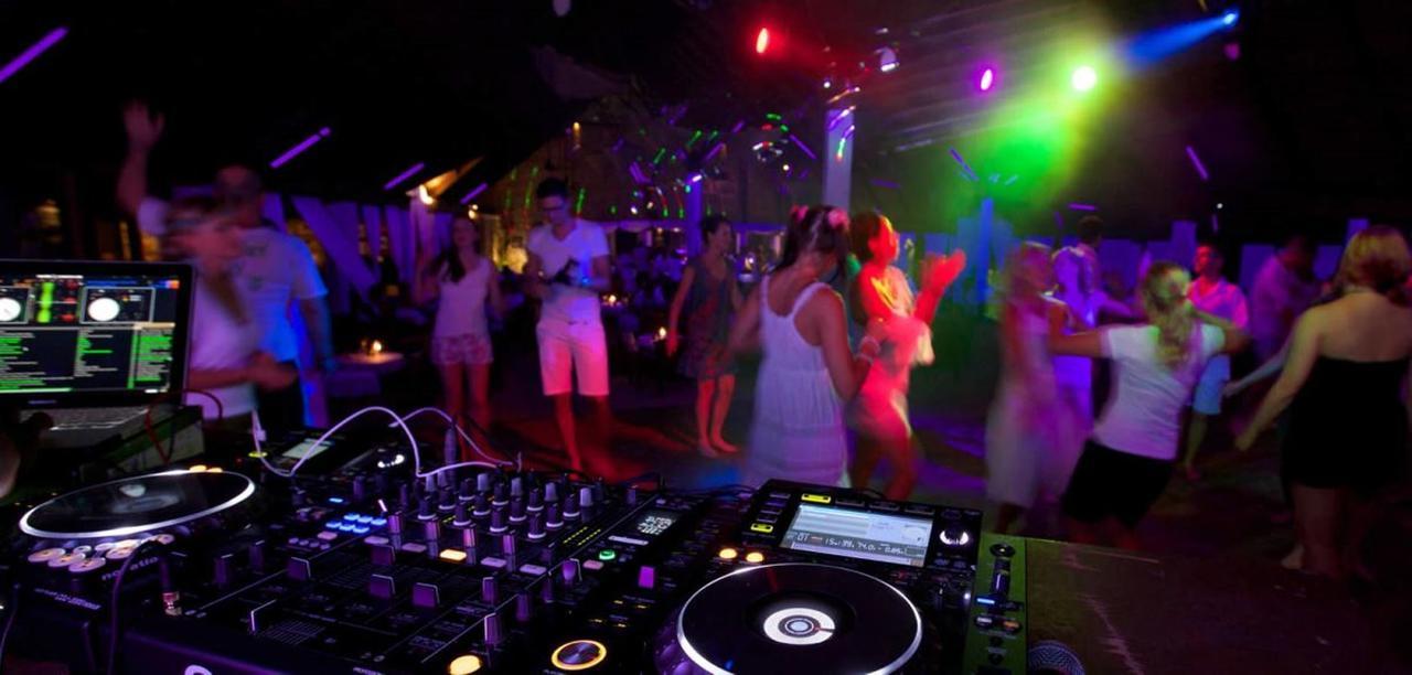 Crown Beach Hotel-Private Bikini Beach Dhiffushi Εξωτερικό φωτογραφία