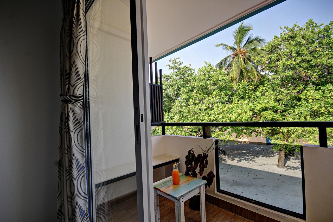 Crown Beach Hotel-Private Bikini Beach Dhiffushi Εξωτερικό φωτογραφία