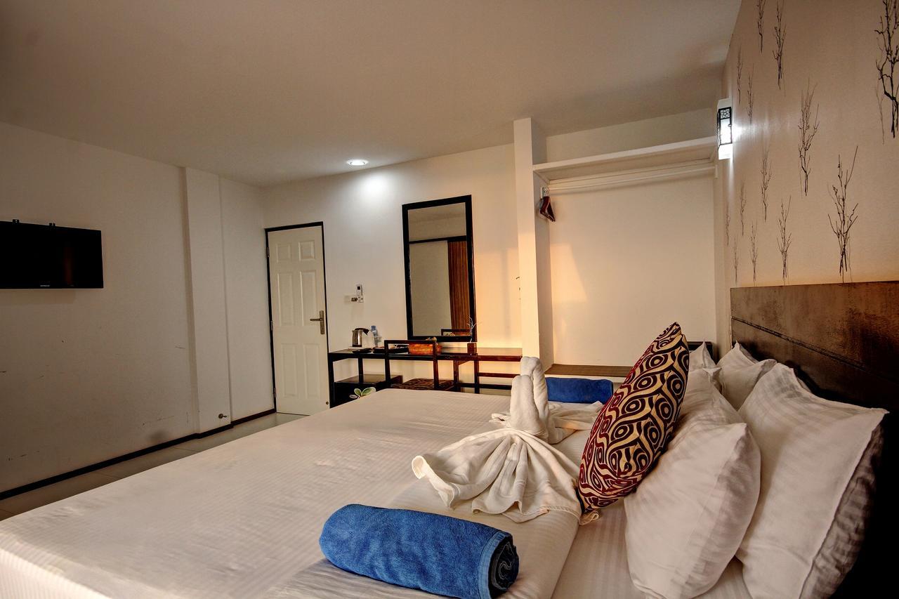 Crown Beach Hotel-Private Bikini Beach Dhiffushi Εξωτερικό φωτογραφία