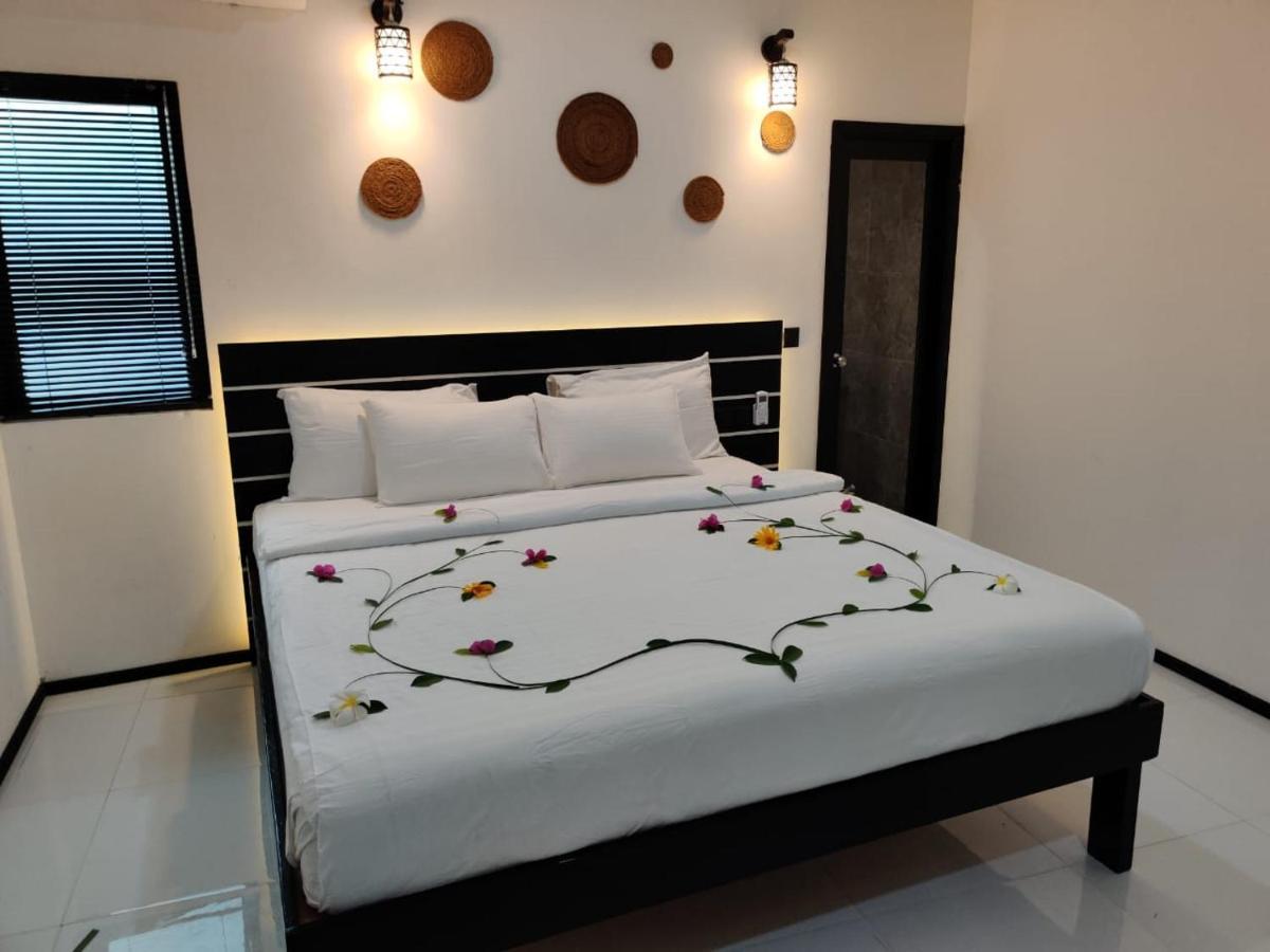 Crown Beach Hotel-Private Bikini Beach Dhiffushi Εξωτερικό φωτογραφία